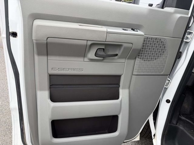 2023 Ford E-350SD Base Cutaway