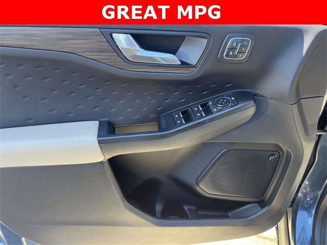 2020 Ford Escape Titanium Hybrid