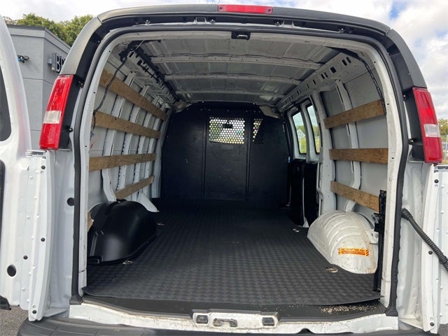 2023 GMC Savana 2500 Work Van