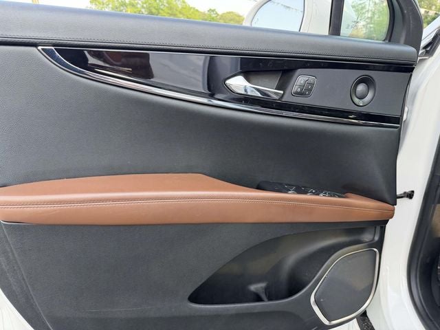 2023 Lincoln Nautilus Reserve V6