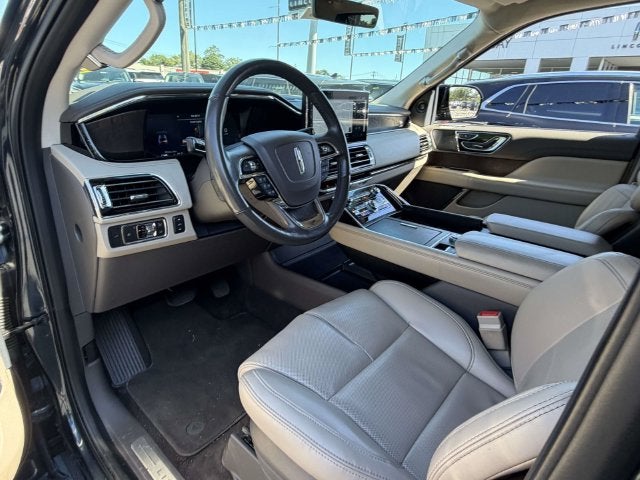 2022 Lincoln Navigator Standard