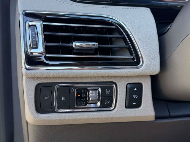 2022 Lincoln Navigator Standard