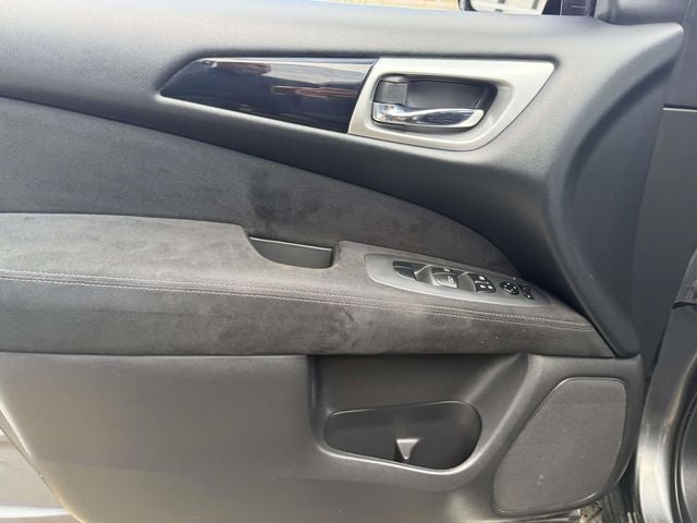 2015 Nissan Pathfinder SV