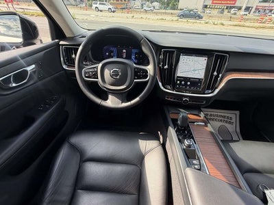 2023 Volvo S60 B5 Plus Dark Theme