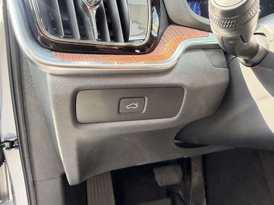 2023 Volvo S60 B5 Plus Dark Theme