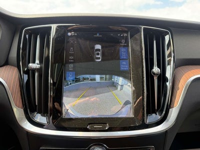 2023 Volvo S60 B5 Plus Dark Theme