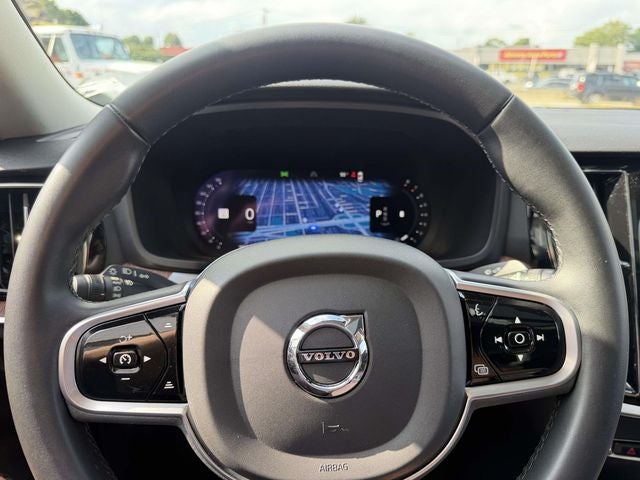 2023 Volvo S60 B5 Plus Dark Theme