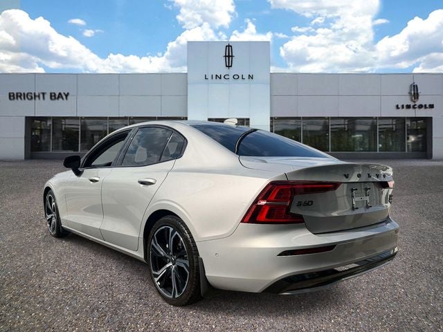 2023 Volvo S60 B5 Plus Dark Theme