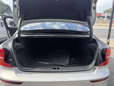2023 Volvo S60 B5 Plus Dark Theme