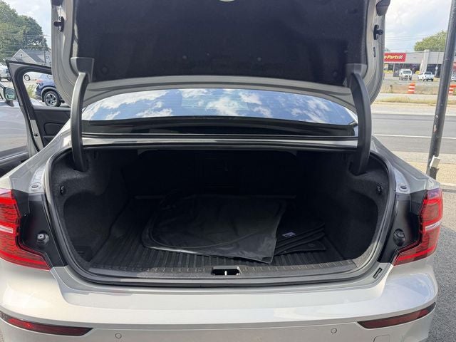 2023 Volvo S60 B5 Plus Dark Theme