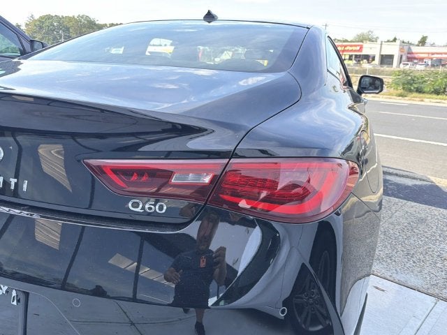 2022 INFINITI Q60 LUXE