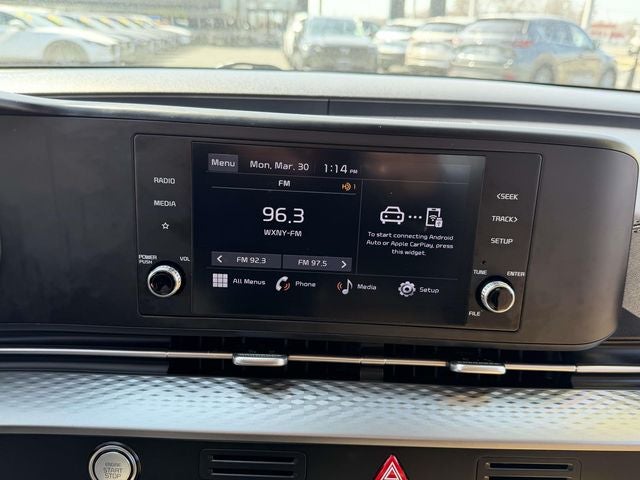 2024 Kia Carnival LX