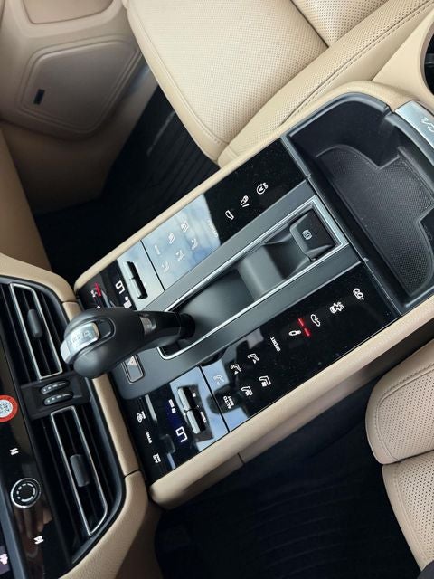 2022 Porsche Macan S