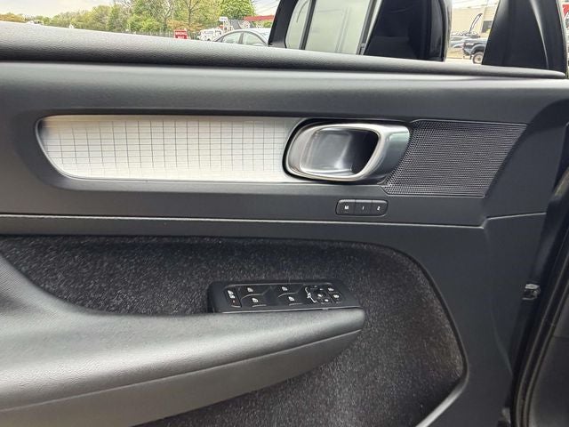 2019 Volvo XC40 Momentum