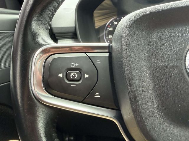 2019 Volvo XC40 Momentum